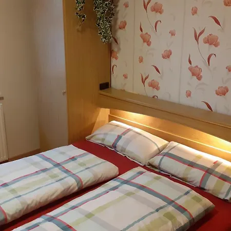 80m Monteurwohnung Max 4 Erw In 2 Schlafzimmer شقة